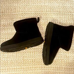RARE Classic Short MINI Waterproof Arctic Grip Boot - Women's